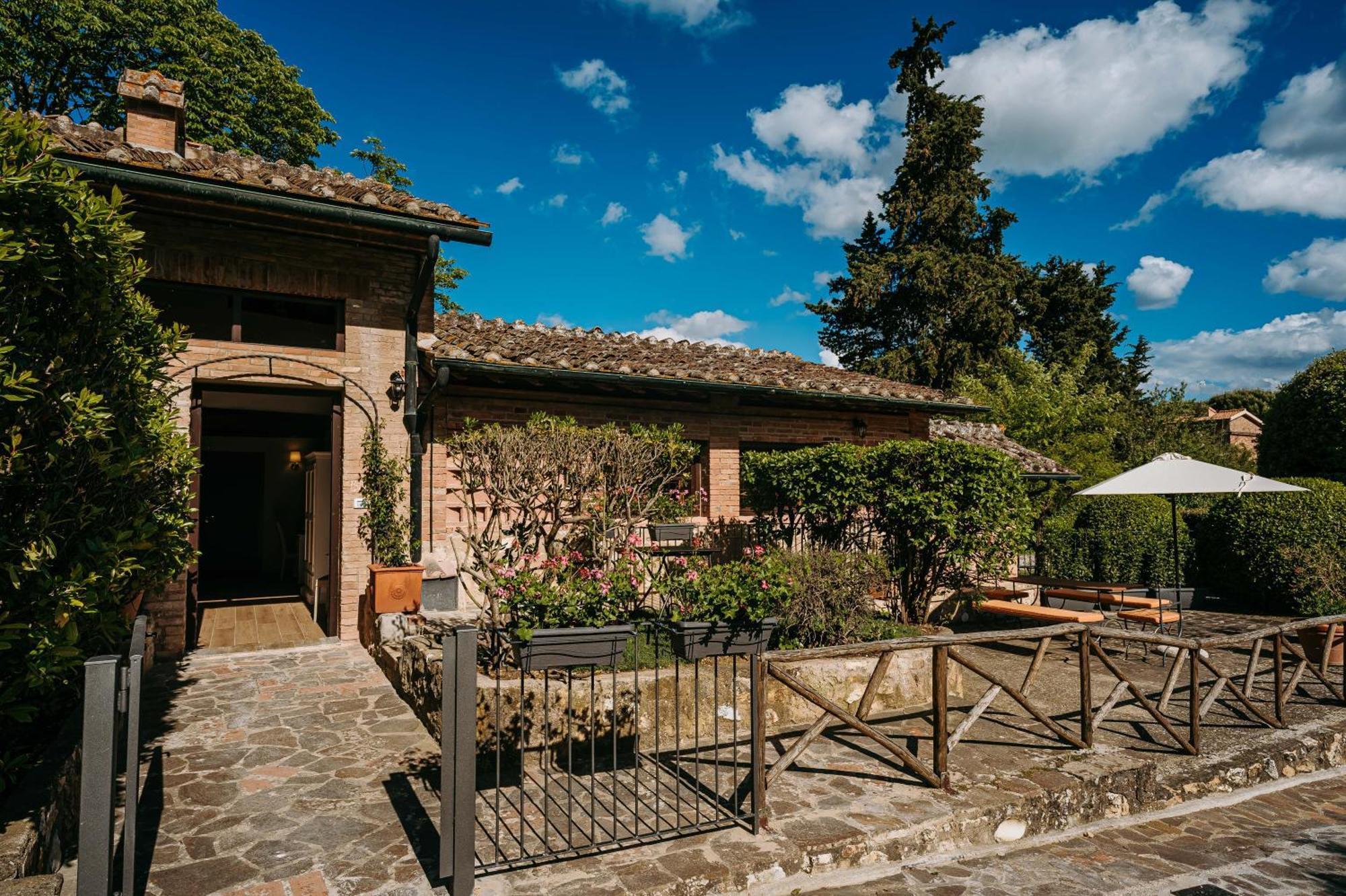 Borgo Il Poggiaccio Residenza D'Epoca Pensionat Sovicille Exteriör bild