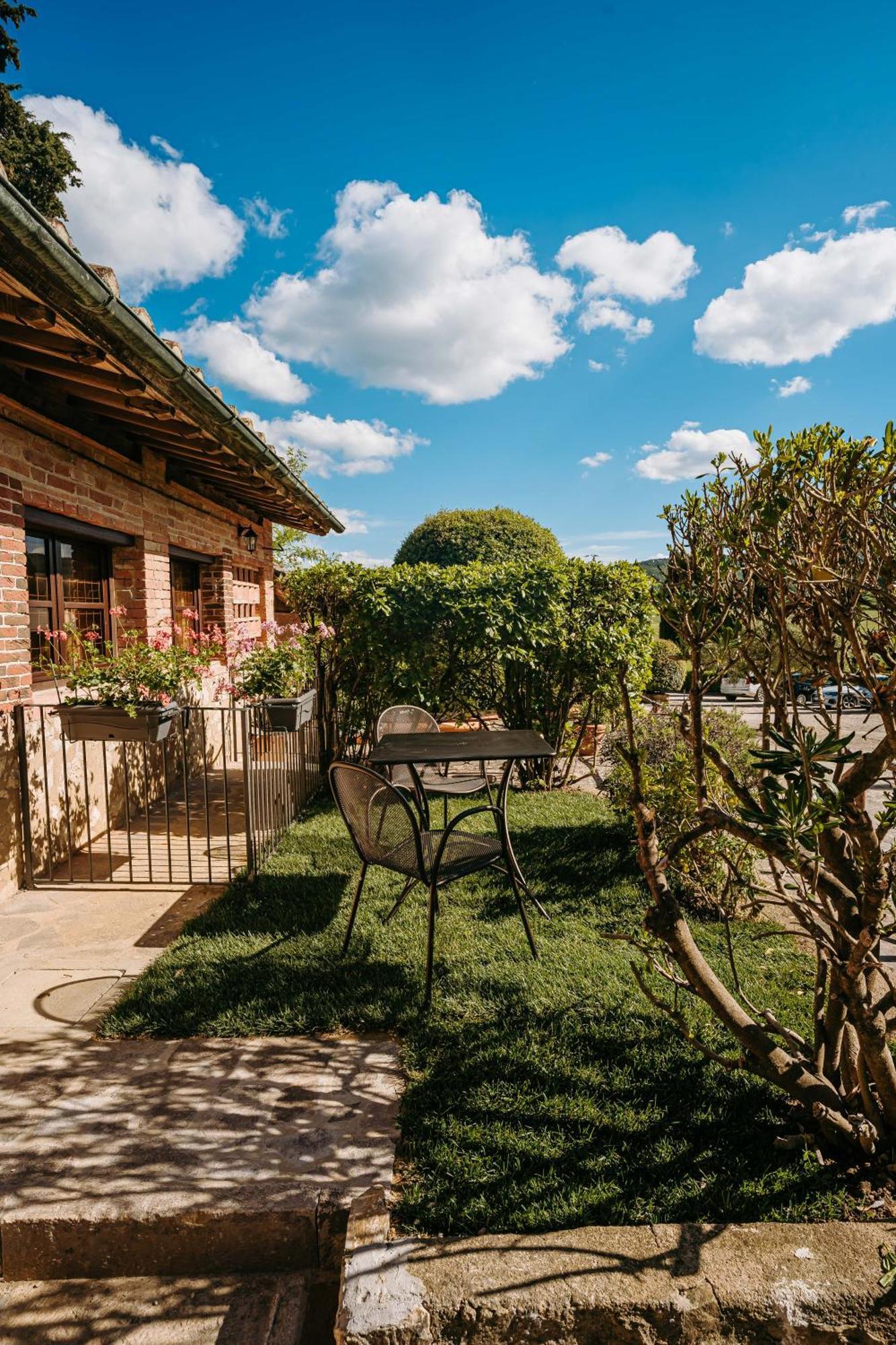 Borgo Il Poggiaccio Residenza D'Epoca Pensionat Sovicille Exteriör bild