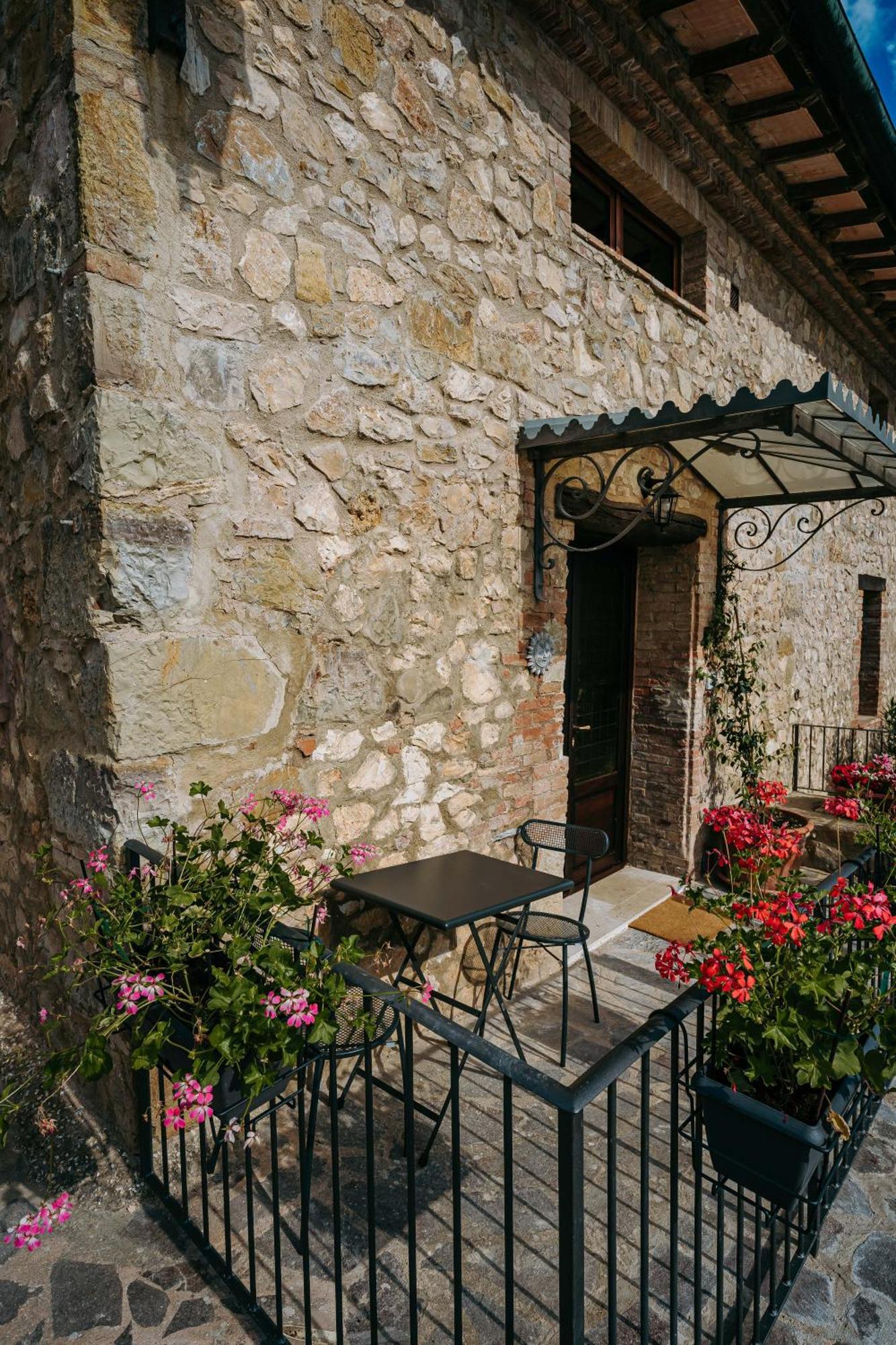 Borgo Il Poggiaccio Residenza D'Epoca Pensionat Sovicille Exteriör bild